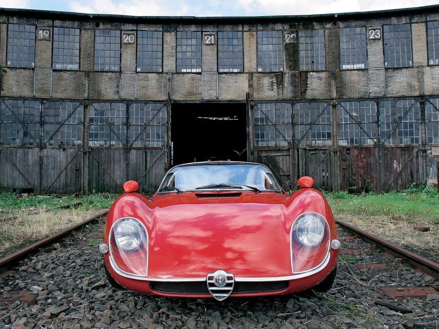  Alfa Romeo Tipo 33 Stradale 1967 года  (фото 29 из 30)